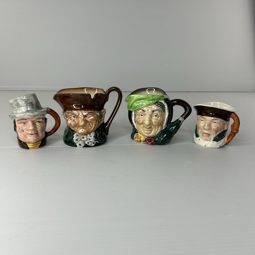 Vintage toby jugs character - toby,