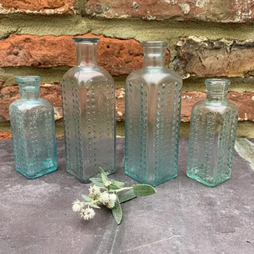 Set old fashioned - old,