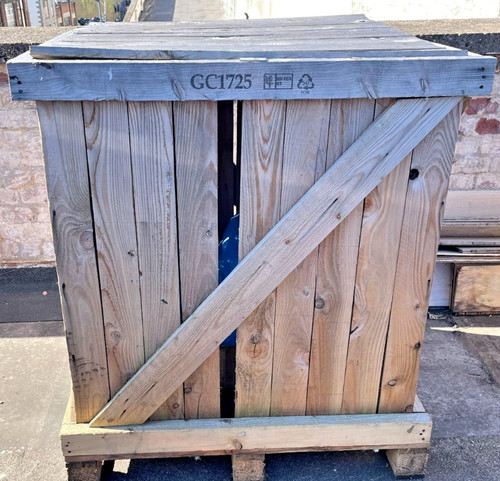 Wooden crates for shipping - , car