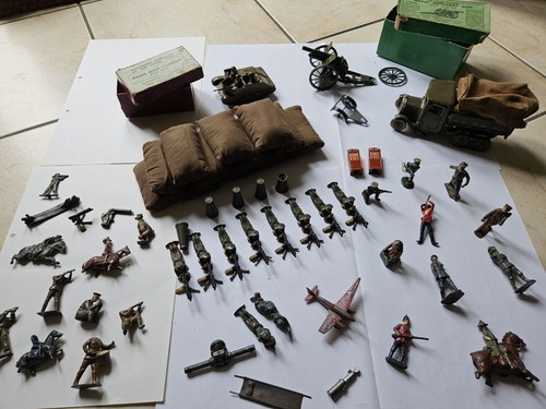 Job lot vintage lead toy - lot,