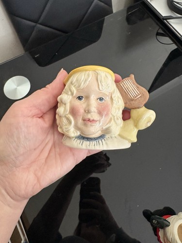 Royal doulton the angel - doulton,