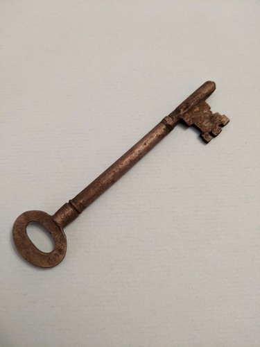 Old skeleton key 10cm - skeleton,