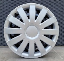 14 inch wheel trims to fit Renault Clio   + badges   14"