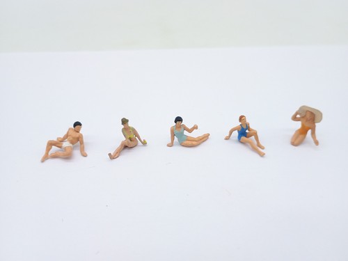 Preiser figures sunbathers - figures,