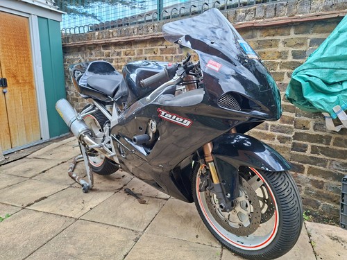 Suzuki gsxr 600 track day - day, race