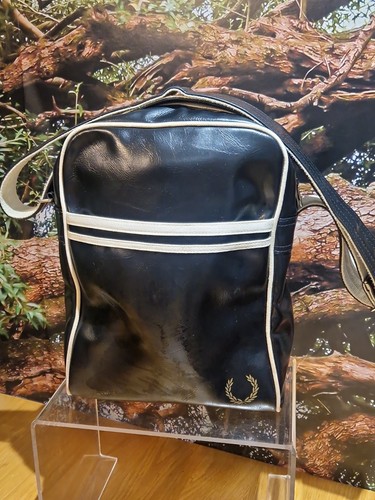 Fred perry black - perry, classic