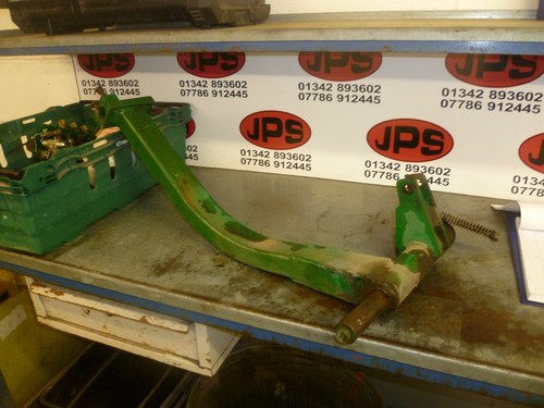 Front cylinder mounting - n/s,