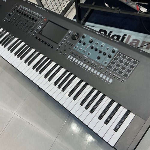 Roland fantom synthesizer - roland, fantom-7