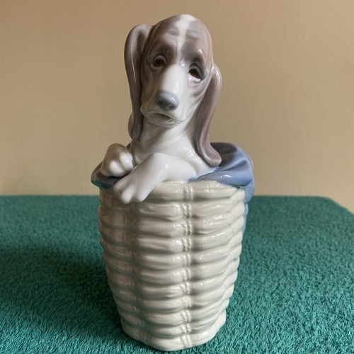 Lladro 1128 basset - #1128, hound
