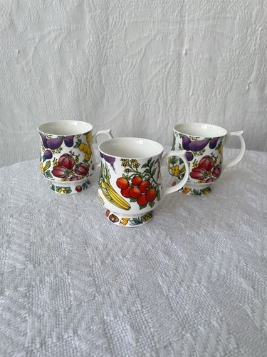 Queens footed mugs - 3,