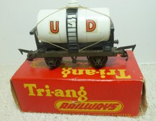 Tri-ang Railways R12 U D Milk