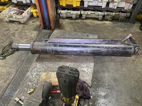 Large 2way hydraulic ram - 2way,