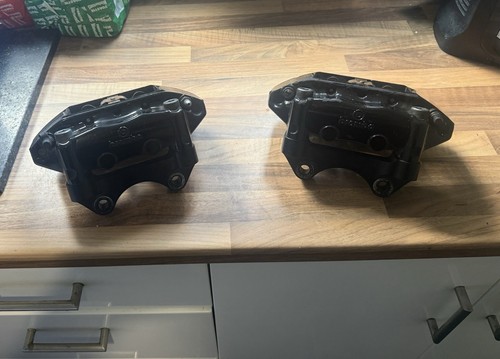 Brembo pot calipers same - pot,