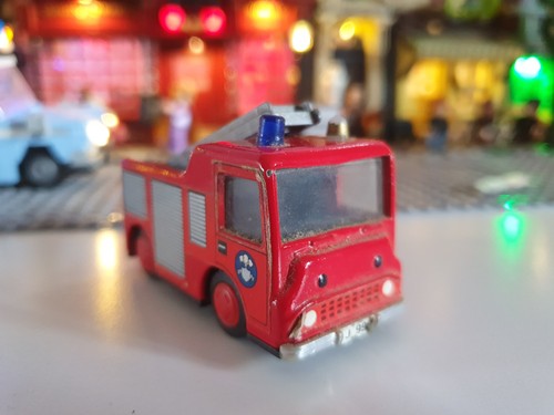 Vintage 1988 ertl prism art - ertl,