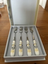 🌸 New in Box: Laura Ashley