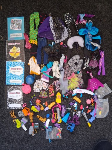 Bundle monster high dolls - of,