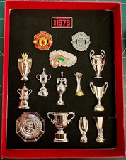 Manchester United 15 Pin Badge Set