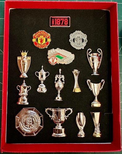 Manchester united pin badge - manchester,
