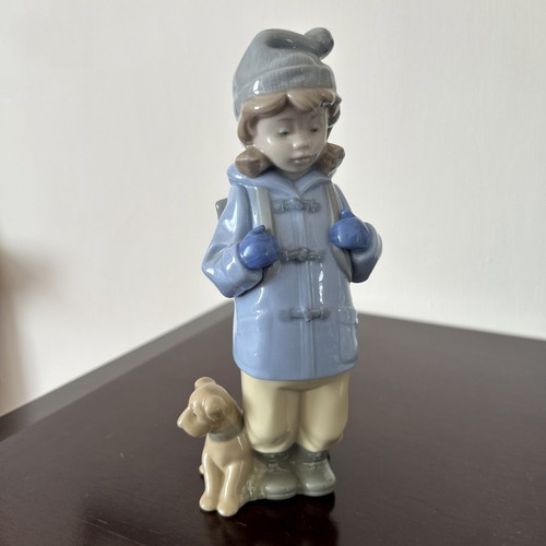 Nao lladro travelling girl - lladro, "travelling