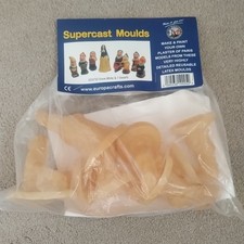 Supercast Snow White and the