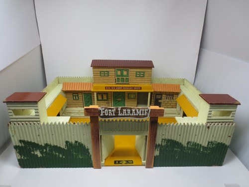 1960s fort laramie bee - bee, gee