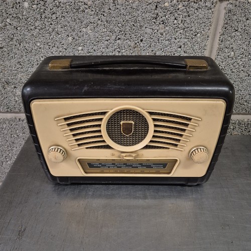 Ultra coronation valve radio - ultra,