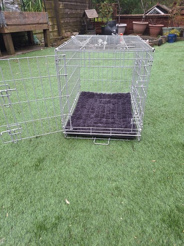 Medium size dog crate - size,