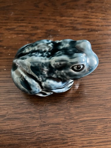 Poole pottery blue frog 8cm - poole,
