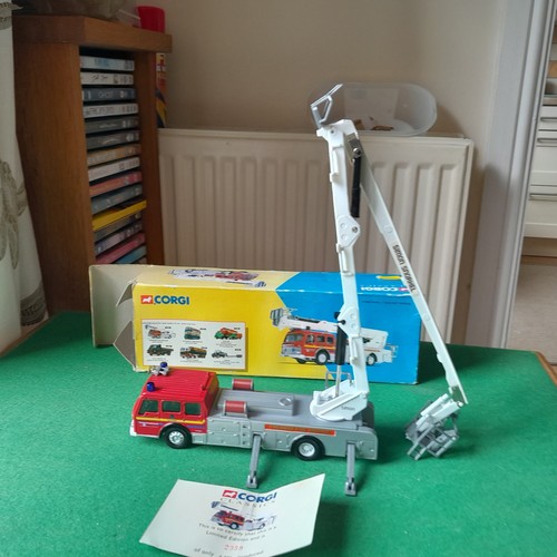 Corgi 32001 cheshire fire - 32001,