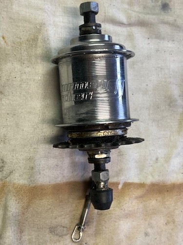 Rear wheel hub with - with, gear