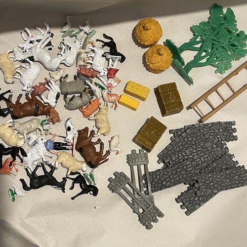 Vtg toy farm pieces farmyard - vtg,