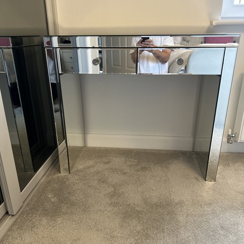 Mirrored dressing table with - mirrored,