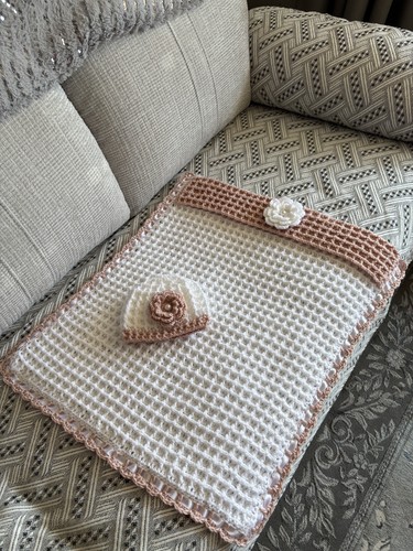 Hand crochet baby - hand,