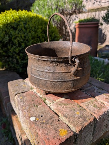 Marked antique cast iron - marked,