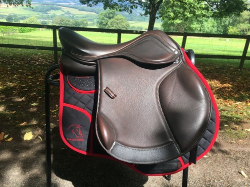 Easytrek full treeless saddle