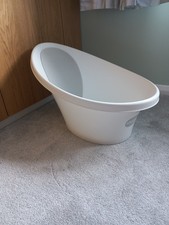 White Shnuggle Bath for babies