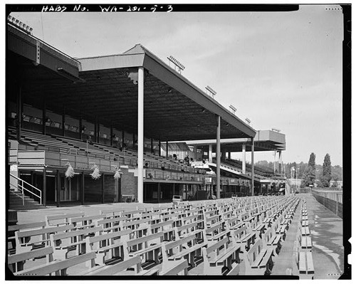Second grandstand bench apron - second,