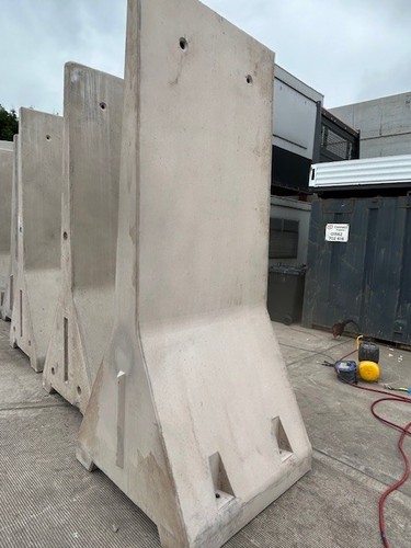 Mtr free standing - 3, units