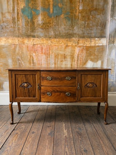 Large vintage queen - anne, style