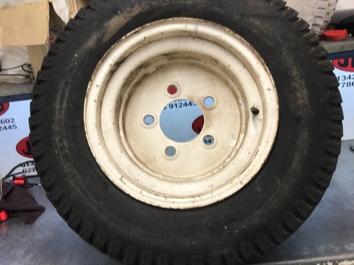 Front stud wheel - front,