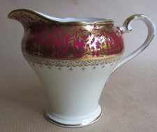 AYNSLEY COVENTRY BURGUNDY 7840 CREAMER (Ref8400)