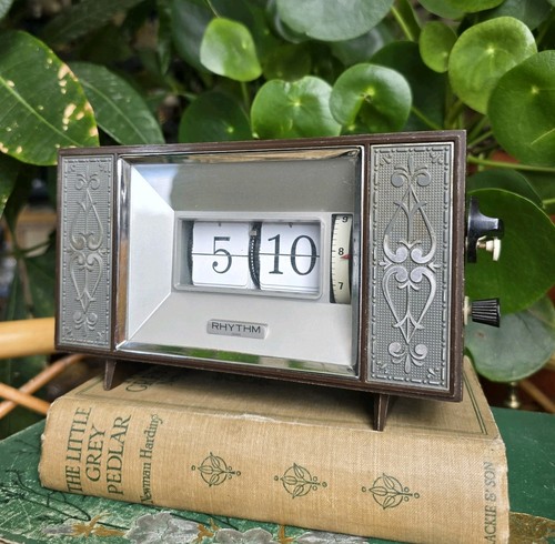 Vintage flip clock - clock, rhythm