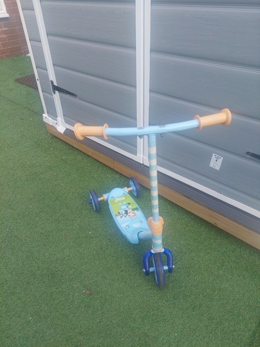 Bluey tri lite wheeled - tri-lite, 3-wheeled