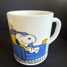 Peanuts Snoopy Milk Glass Mug