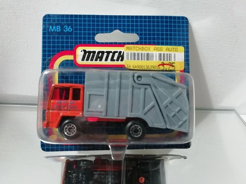 Matchbox refuse truck card - on,