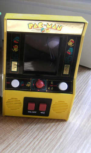 Bandai namco mini handheld - bandai,