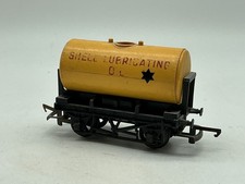 B5099 Tri-ang Yellow Shell