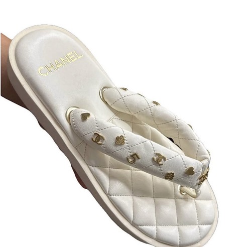 Chanel white quilted - white,
