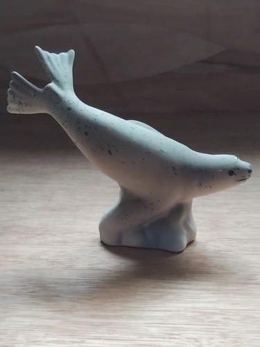 Highbank porcelain seal figure - highbank,