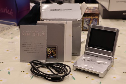 Authentic nintendo game boy - nintendo,